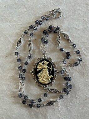 Diana the Huntress Cameo Necklace silver Tone Austrian Crystal Vintage Chain
